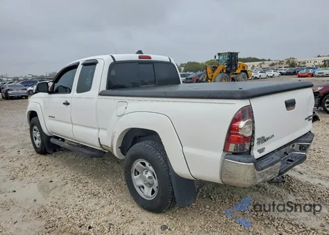 2013 Toyota Tacoma Prerunner Access Cab z USA, uszkodzony, nr VIN 5TFTX4GN5DX015639